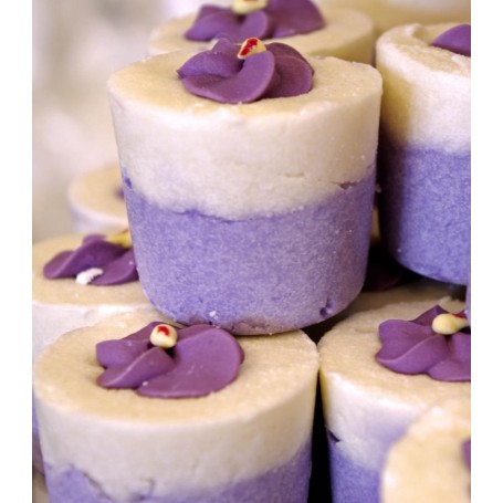 Fondant de bain, Violette Autour du Bain à Paris chez Soap and the City, savons, bougies, parfums, encens et peluches